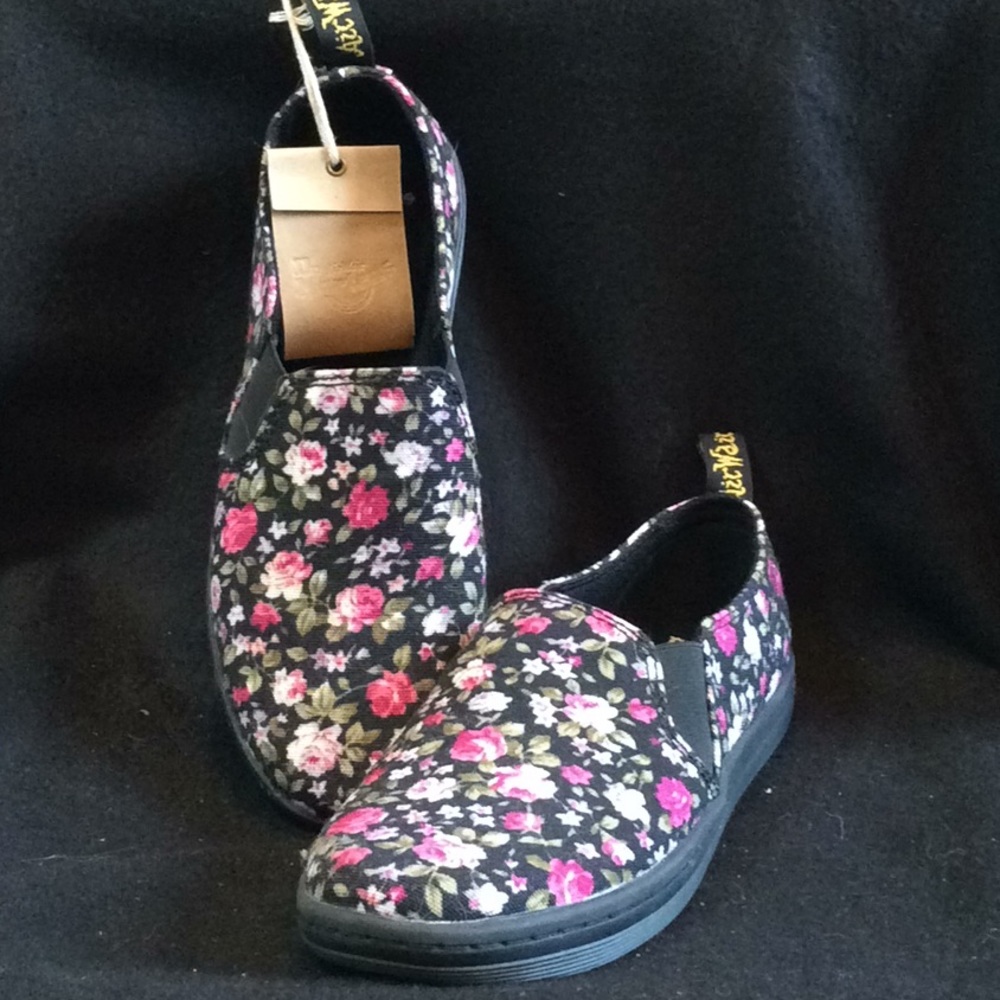Dr. Martens Roses Finchley Flats